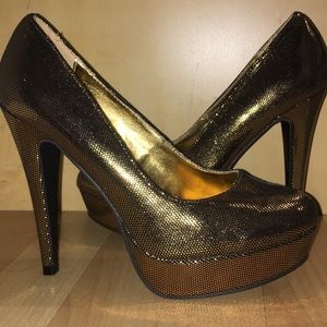 JustFab Gold Sparkly Heels Size 8.5